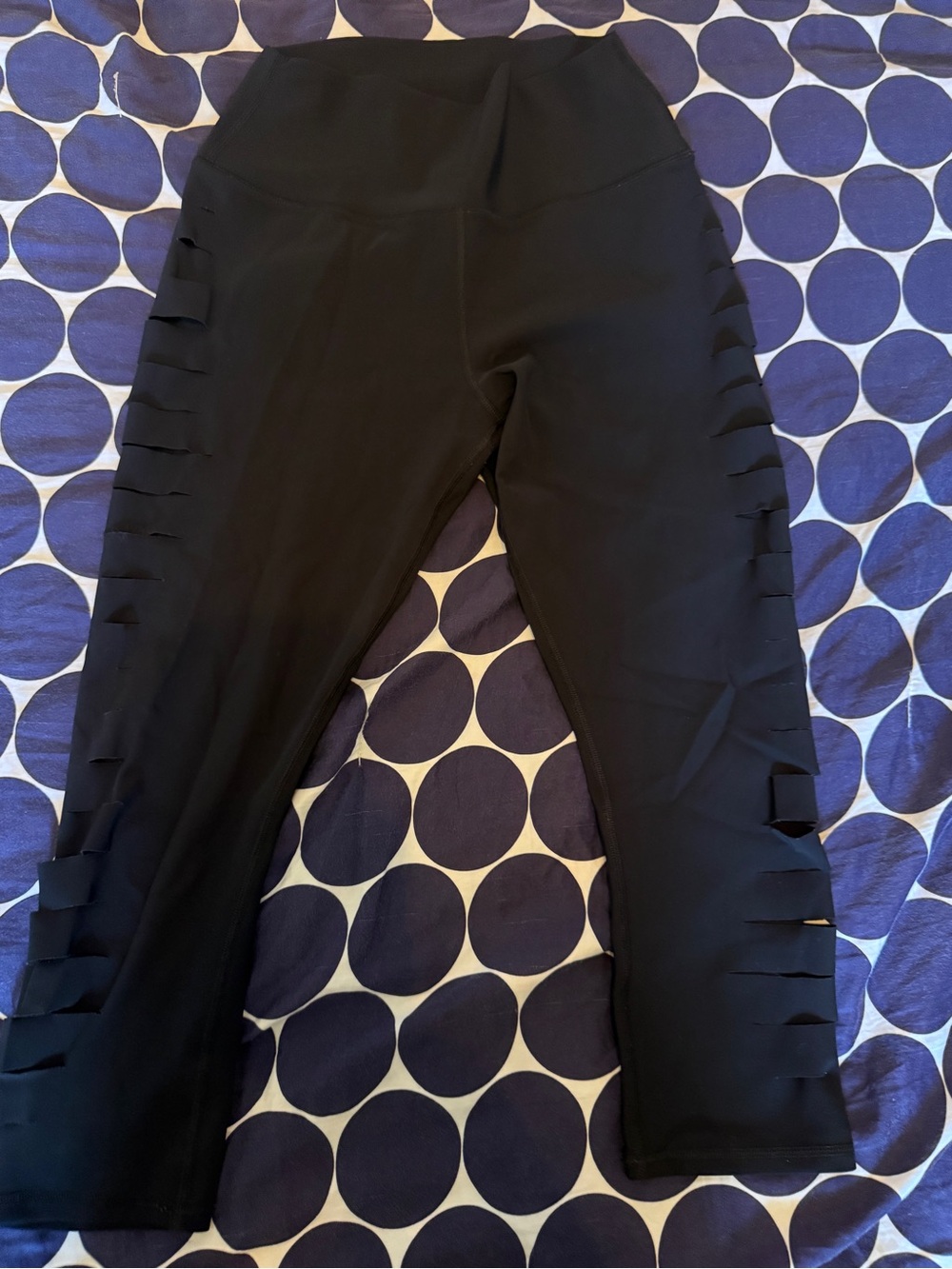 Alo Black Cutout Capri Leggings